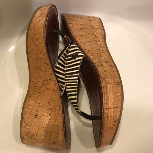 Shoes (like new) - Picture 2 of 3